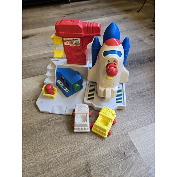 VTG Vtech Little Talking World NASA Space Shuttle Station Blastoff Base Works! - Picture 1 of 6